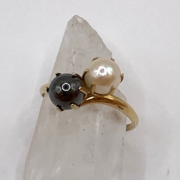 Cultured Pearl Black White Bypass 10k Gold Vintage Ring Sz 7 J715 - Picture 1 of 13